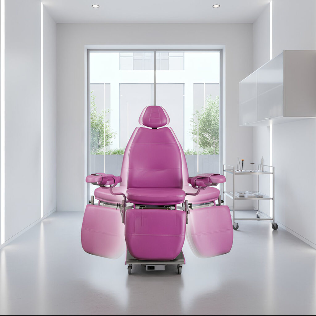 Poltrona MORPHEUS con seduta ruotata frontalmente a 100° per facilitare l’accesso del paziente.